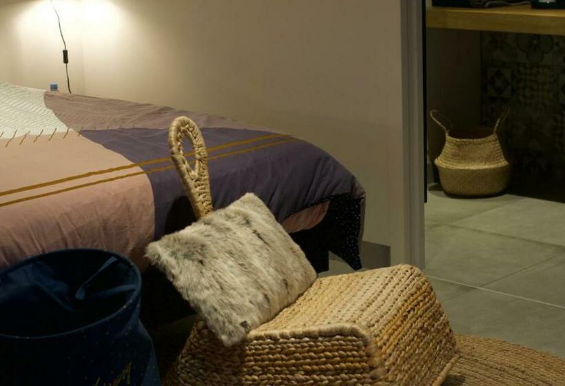 مبيت وإفطار Au 689