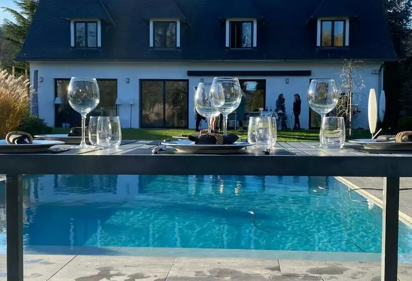 تختخواب و صبحانه Villa De La Meuse