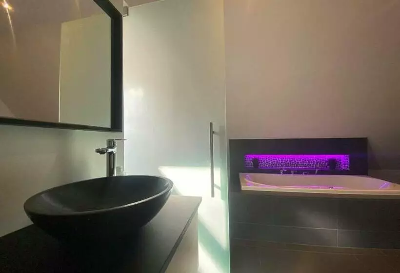تختخواب و صبحانه Villa De La Meuse