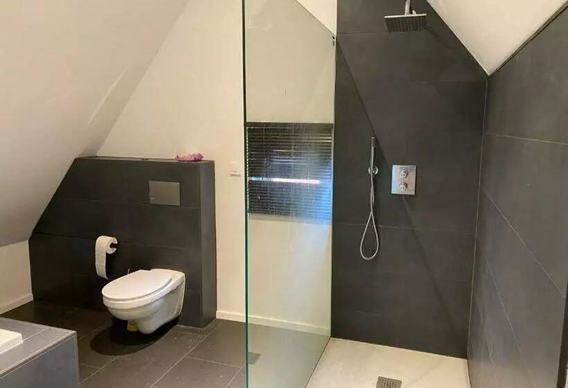 تختخواب و صبحانه Villa De La Meuse