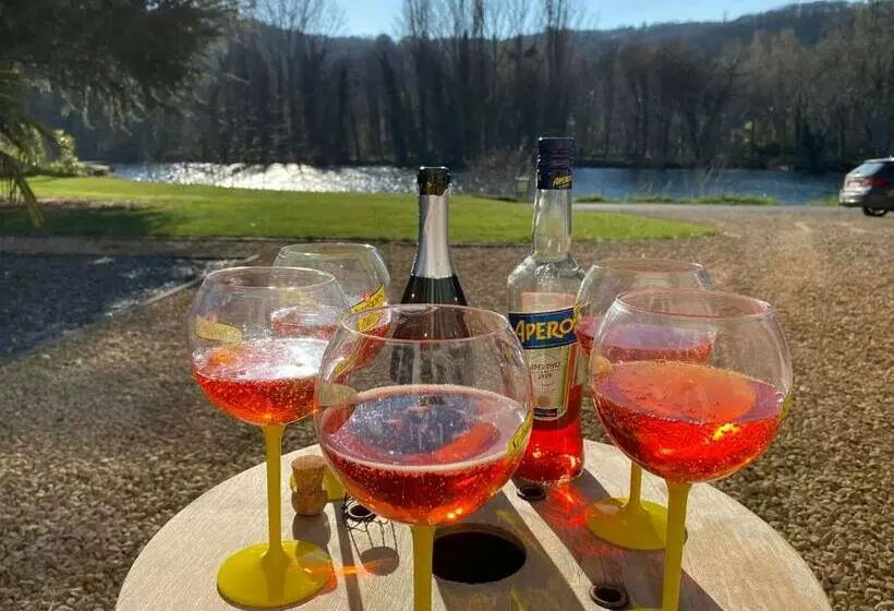 تختخواب و صبحانه Villa De La Meuse