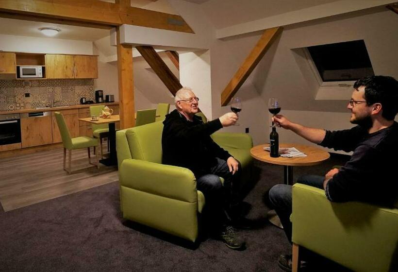 Kelterhotel Fröscher