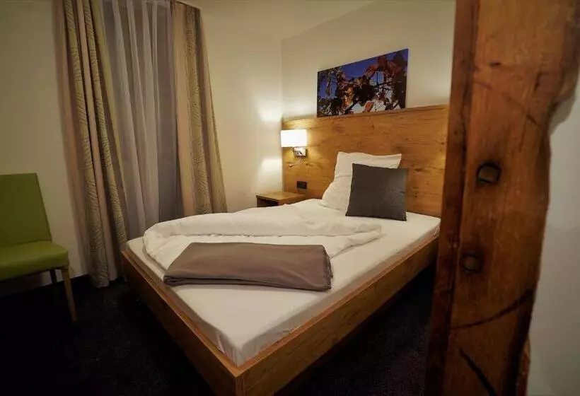 Kelterhotel Fröscher