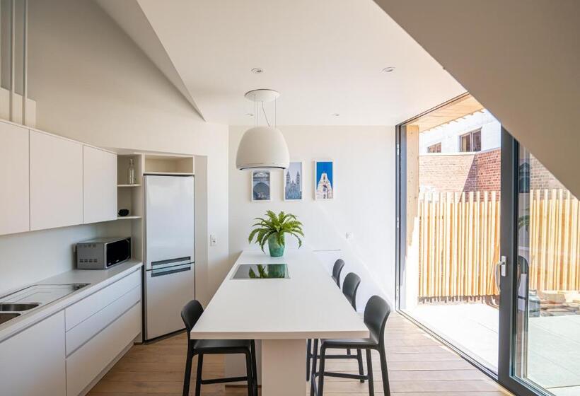 Les Camuches De La Banque