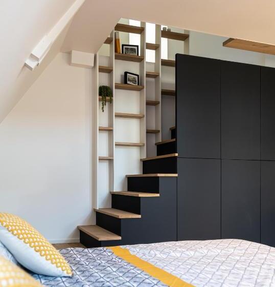 Les Camuches De La Banque