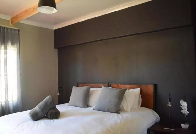 Majatalo Nooitgedacht Town Lodge