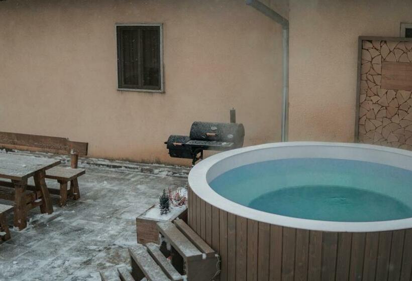 פנסיון Zet House