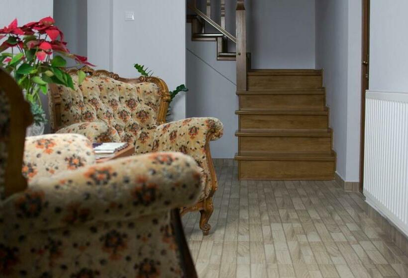 פנסיון Zet House