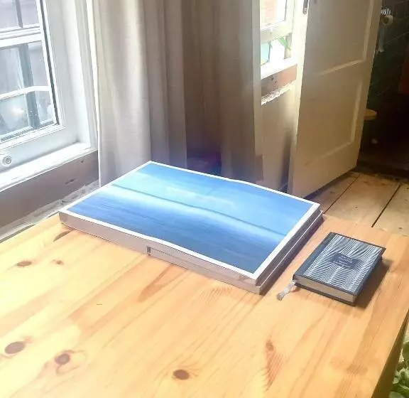 ベッドアンドブレックファースト Bookstor Atelier