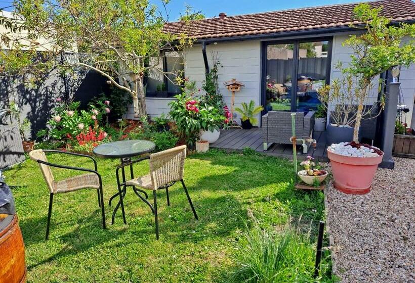 Hotel a Capsule Grain De Folie