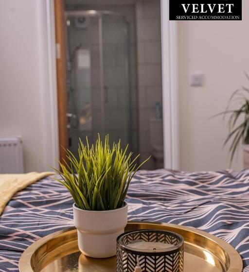 Pansiyon 1 Bed House At Velvet Serviced Accommodation Swansea With Free Parking & Wifi Sa1