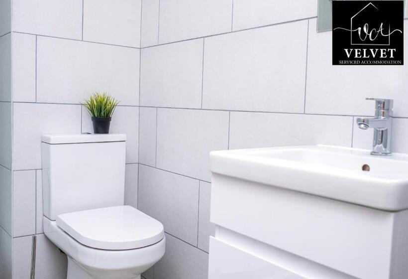 Pansiyon 1 Bed House At Velvet Serviced Accommodation Swansea With Free Parking & Wifi Sa1