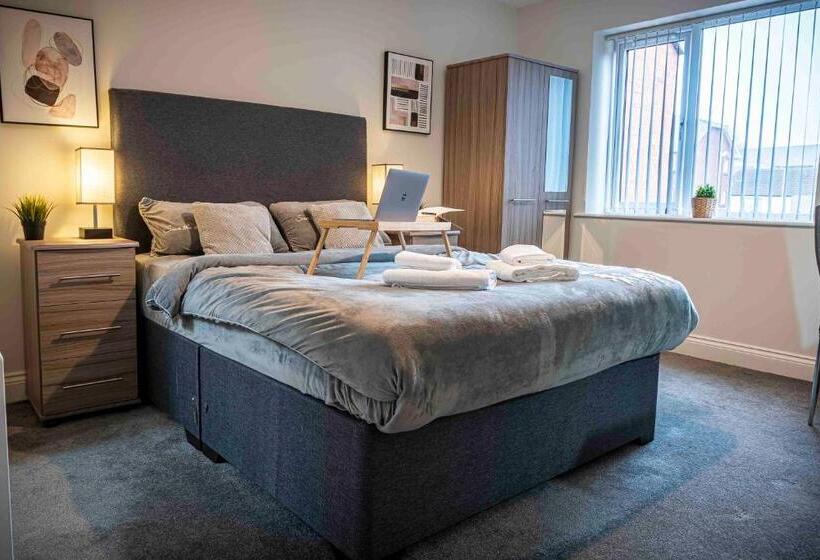 Pansiyon 1 Bed House At Velvet Serviced Accommodation Swansea With Free Parking & Wifi Sa1