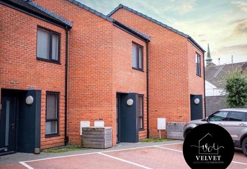Pansiyon 1 Bed House At Velvet Serviced Accommodation Swansea With Free Parking & Wifi Sa1