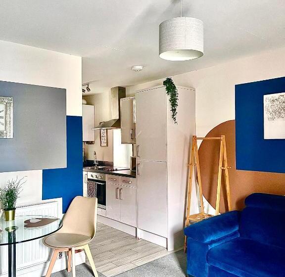 Pansiyon 1 Bed House At Velvet Serviced Accommodation Swansea With Free Parking & Wifi Sa1