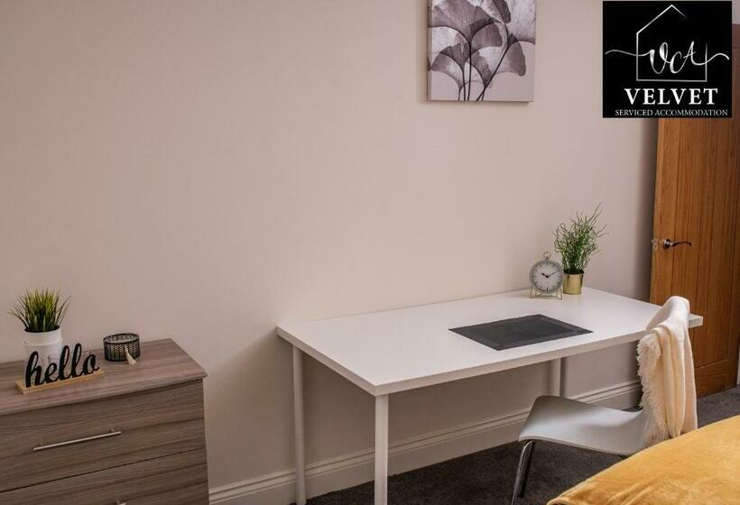 Pansiyon 1 Bed House At Velvet Serviced Accommodation Swansea With Free Parking & Wifi Sa1