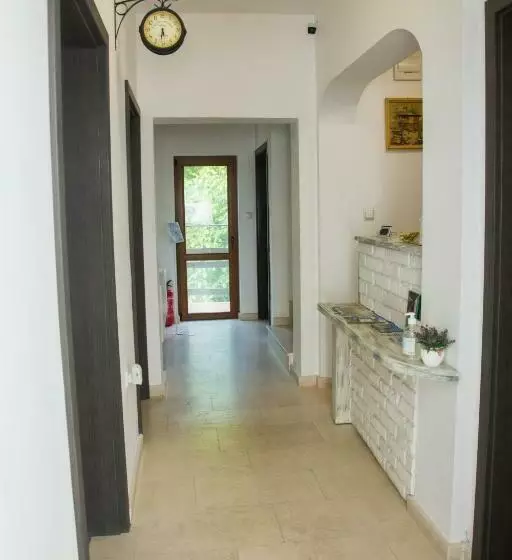 ペンション Guest House Mikaela