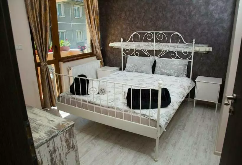 ペンション Guest House Mikaela