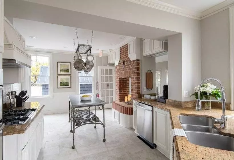 Hotelli 134 Prince   Luxury Boutique