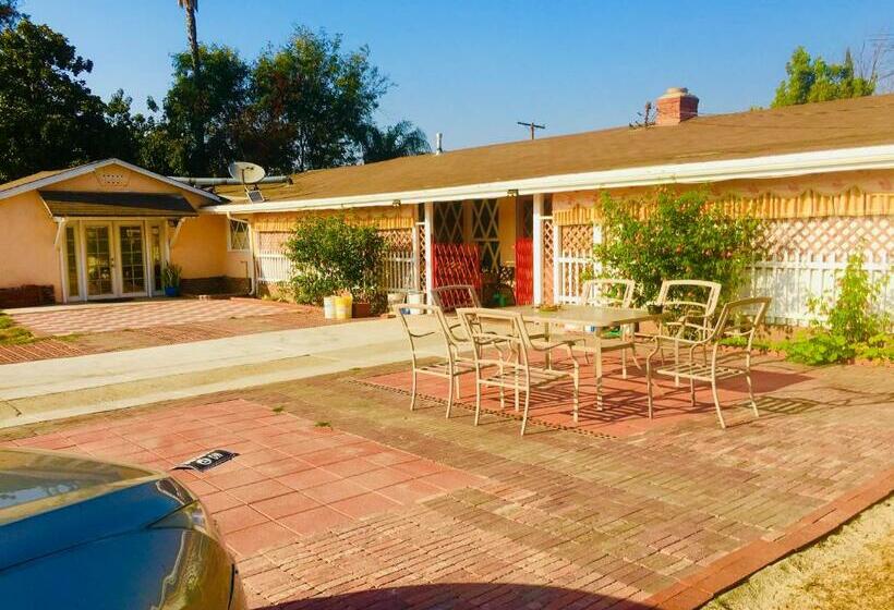 膳宿费 Sunny Rooms