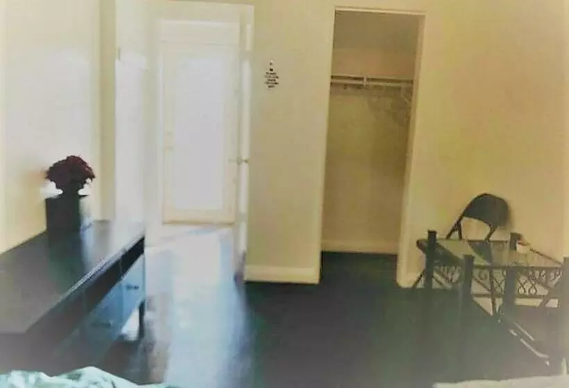 پانسیون Sunny Rooms