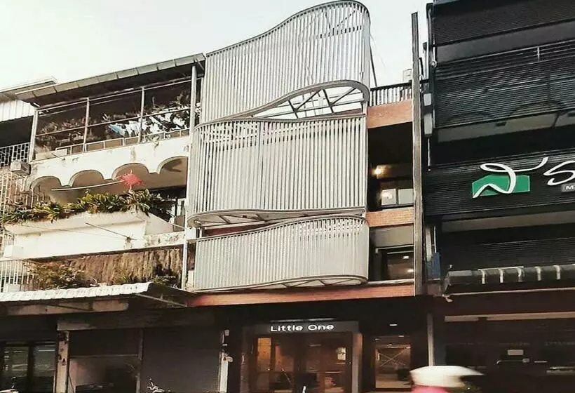 هاستل Little One