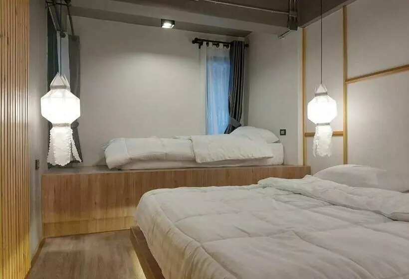 هاستل Little One