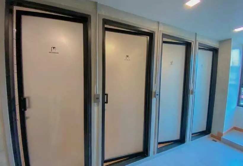 هاستل Little One