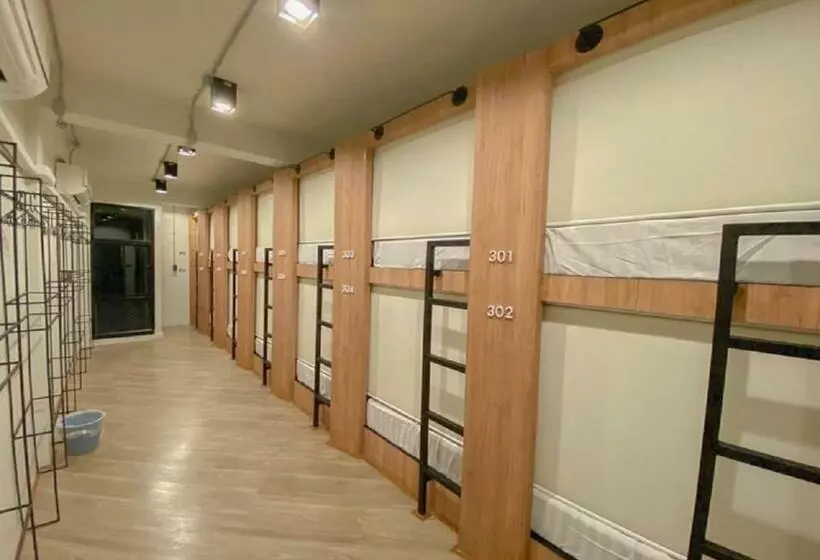 هاستل Little One