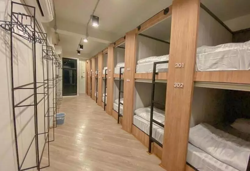 هاستل Little One