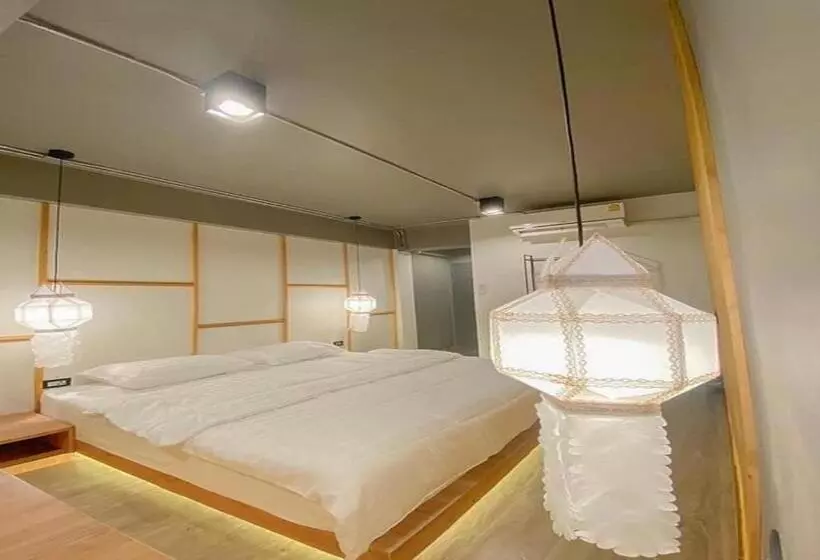 هاستل Little One