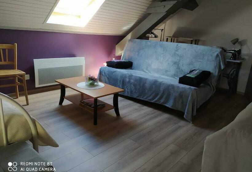 Bed and Breakfast La Mansarde Aux Digitales