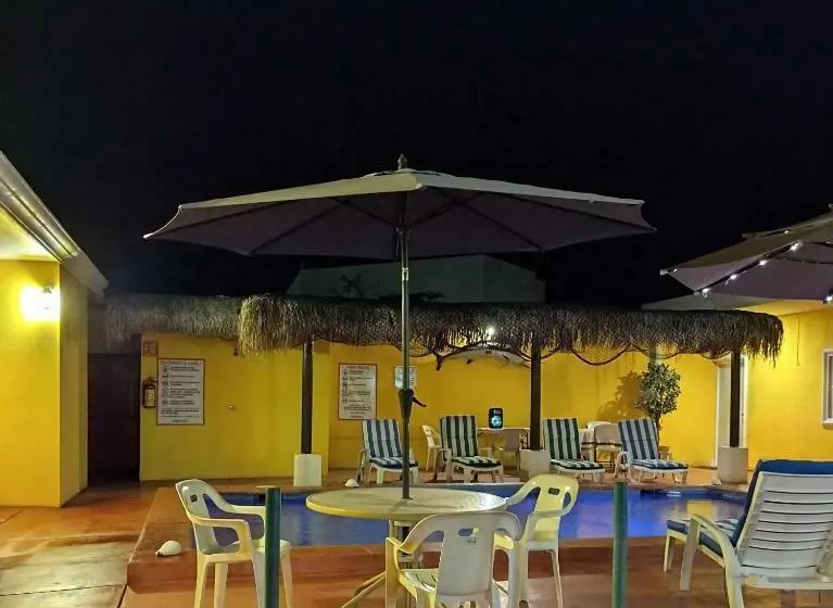 ホテル Marina Del Sol