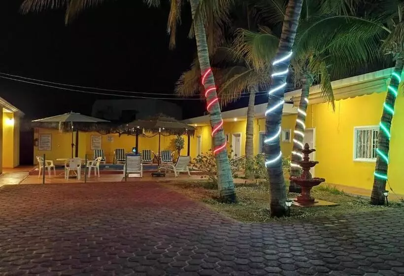 ホテル Marina Del Sol