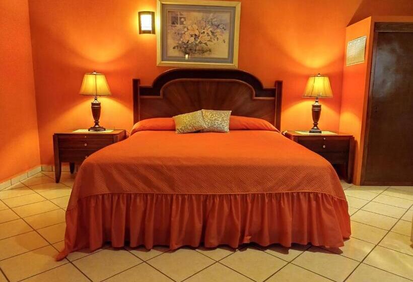 בית מלון כפרי Marina Del Sol