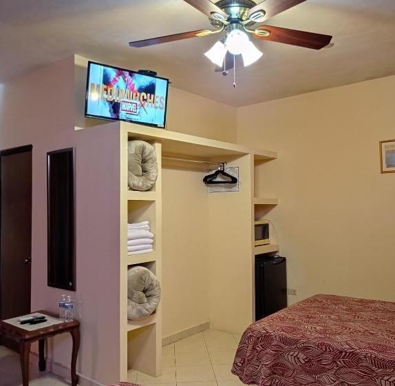 בית מלון כפרי Marina Del Sol