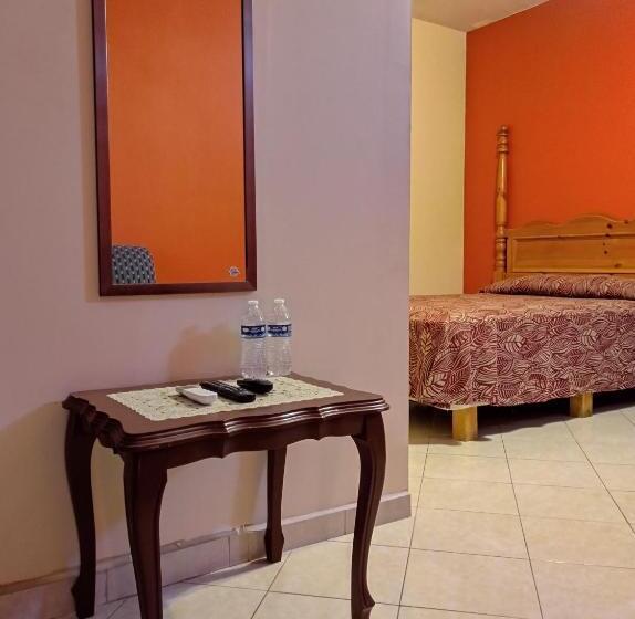 בית מלון כפרי Marina Del Sol