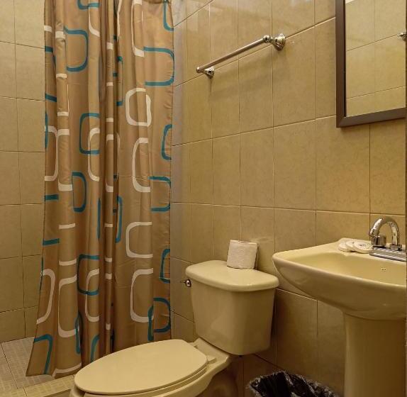 בית מלון כפרי Marina Del Sol