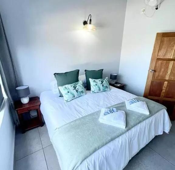 ペンション Billfish Apartments