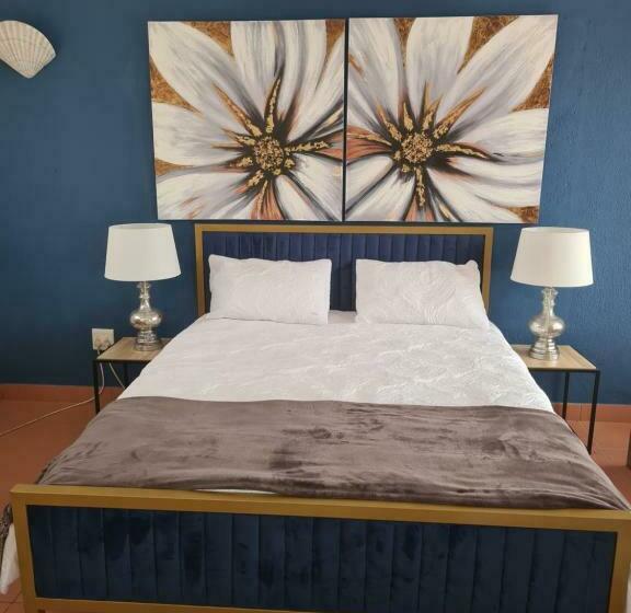 פנסיון Indaba Manor On 413 Owen Ellis Dr