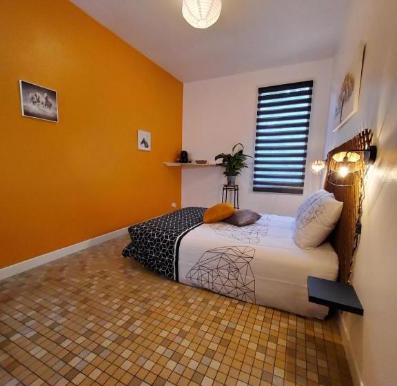 Bed & Breakfast Chez Jollyjune, à Moins D Une Heure Du Mont Saint Michel