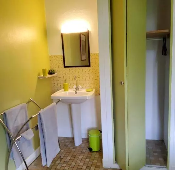 Aamiaismajoitus (B&B) Chez Jollyjune, à Moins D Une Heure Du Mont Saint Michel