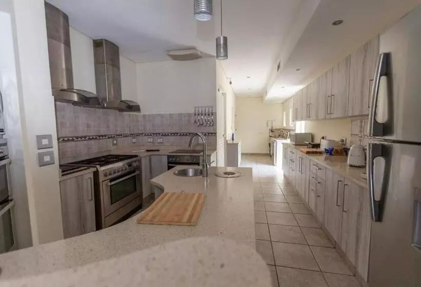 Aamiaismajoitus (B&B) Danara Place