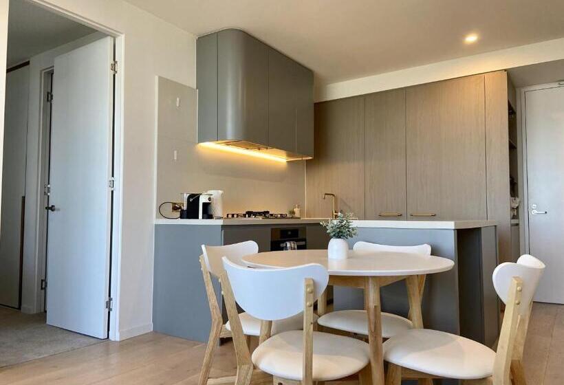 Skygarden Luxury Condo