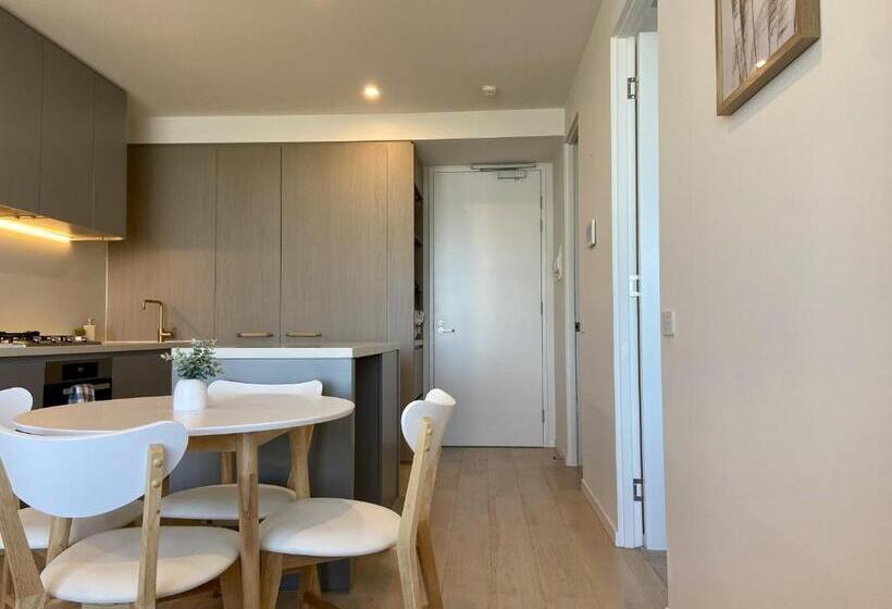 Skygarden Luxury Condo