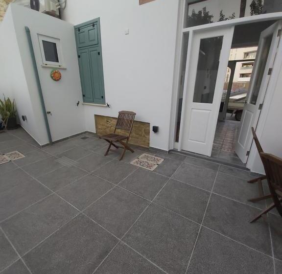 هاستل Magdalene S City House Inn