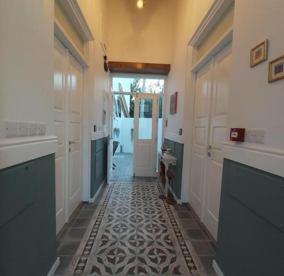 هاستل Magdalene S City House Inn