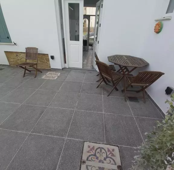 هاستل Magdalene S City House Inn