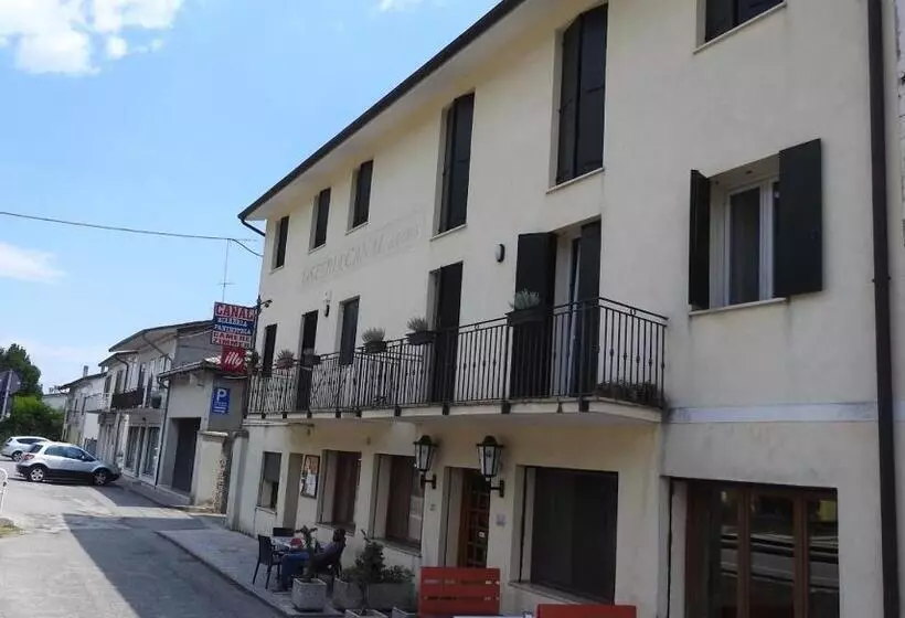 Aamiaismajoitus (B&B) Osteria Canal 1803