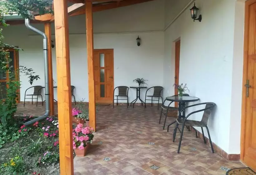 Majatalo Négy Tücsök Vendégház